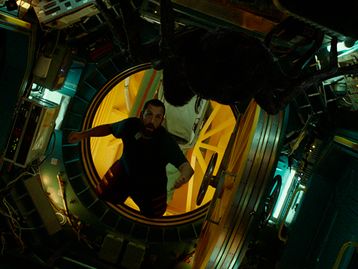 Adam Sandler e aranha gigante protagonizam novo sci-fi da Netflix; veja o trailer e data de estreia