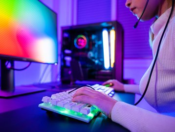 6 gabinetes gamer com RGB para você montar seu PC