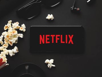 Netflix: 8 filmes e séries em alta para ver no feriadão de Natal