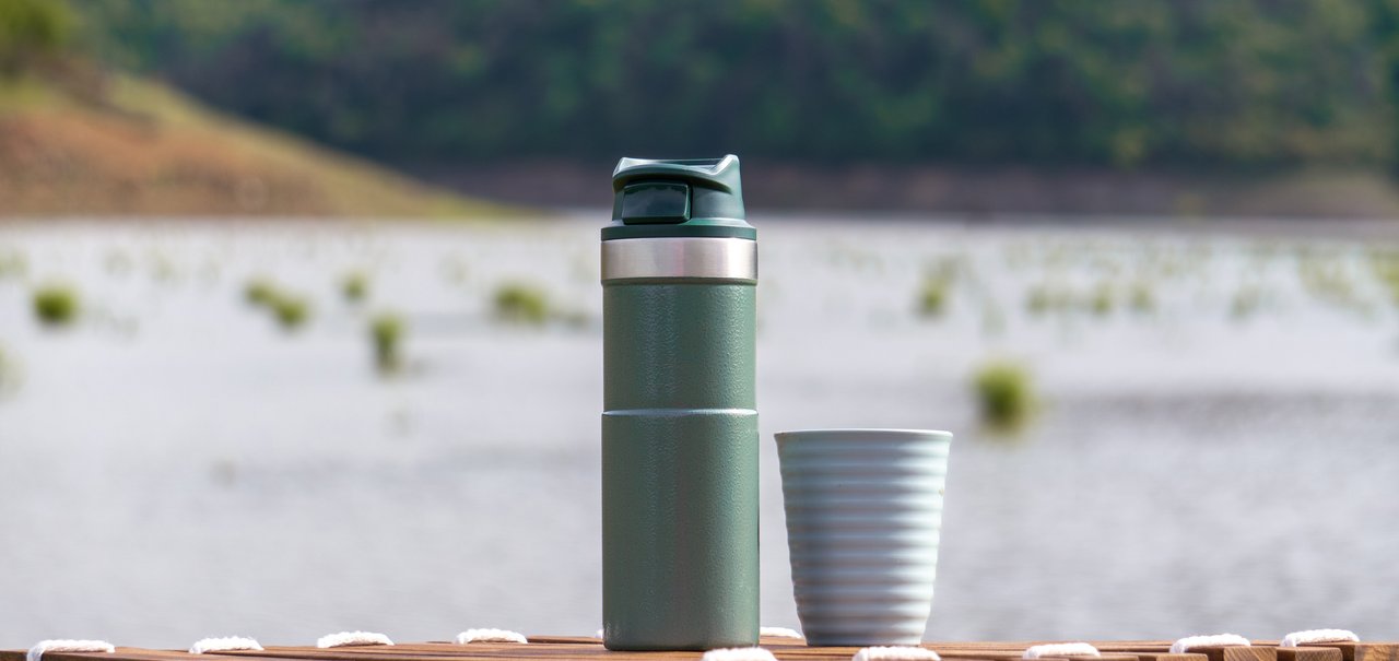 6 garrafas Stanley para manter as bebidas geladas durante o verão