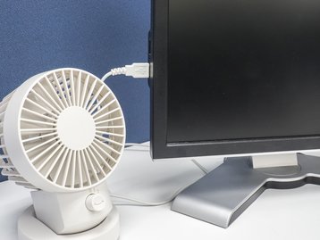 Ventilador de mesa USB: 5 modelos para você se refrescar