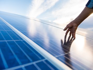 Janelas com células semitransparentes podem coletar energia solar 