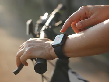 Galaxy Fit 3 ou Mi Band 8: qual pulseira inteligente é a melhor opção?