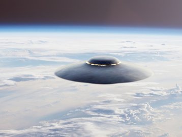 OVNI gigante estaria observando a Terra? [Vídeo]