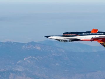 IA guia caça da Força Aérea dos EUA durante combate contra piloto humano