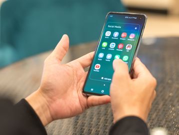 Android 15 terá proteção contra vazamento de dados em transmissões de tela