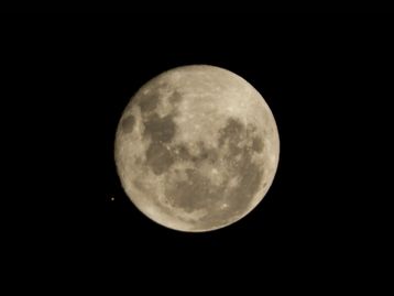 Céu de maio terá chuva de meteoros Eta Aquáridas e ocultações lunares