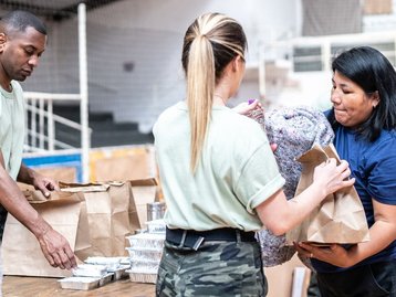 Ajuda nas crises é tão mais forte quanto é coletiva