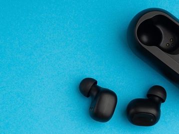 Procurando um fone sem fio? confira modelos TWS da JBL, Baseus, Philips e mais com até 48% Off