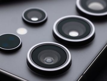 Samsung prepara mais ações com toques duplos no Android 15