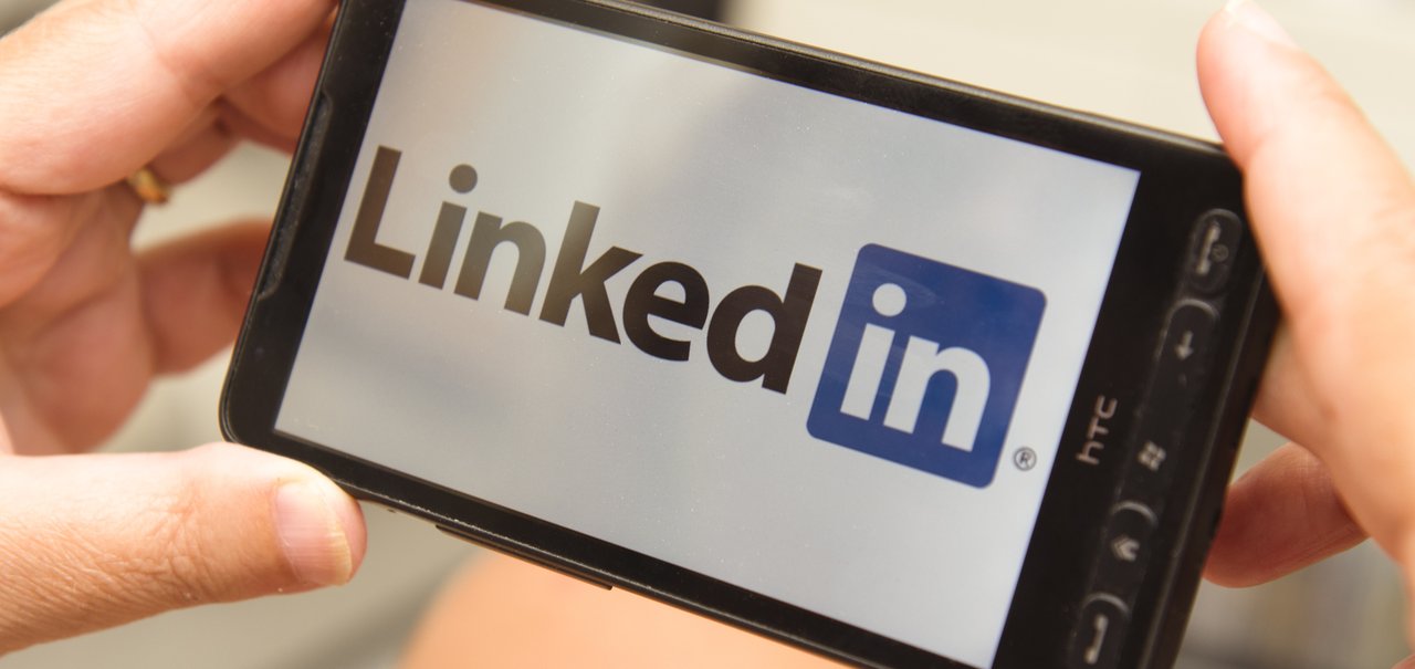 LinkedIn ganha novos recursos de IA para aconselhamento e busca por vagas