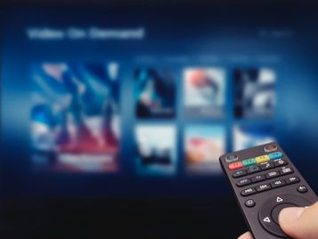 Pagar todos os streamings ficou inviável? Clientes reclamam de preços e recorrem à pirataria