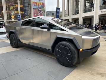 12 recursos surpreendentes do incrível Tesla Cybertruck