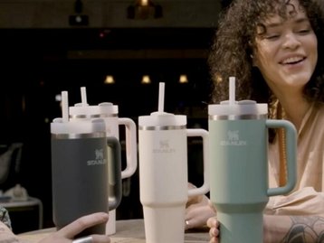 Stanley lança uma edição limitada do copo Quencher, modelo famoso nas redes sociais