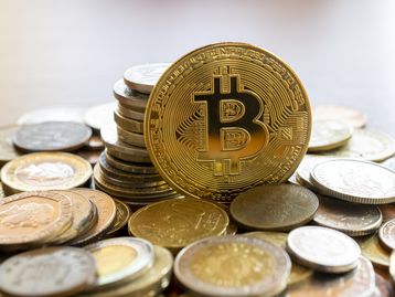 Bitcoin pode chegar a US$ 100 mil até a eleição americana, diz especialista