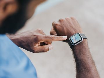 Como saber se um smartwatch é compatível com o seu celular?