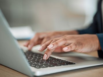 Ministério defende taxação de big techs para promover a inclusão digital