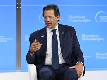 Ministro 'Taxad': Fernando Haddad vira alvo de memes após 'taxa das blusinhas'