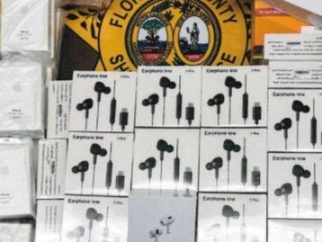 Homem é preso com mais de US$ 30 mil em produtos falsos da Apple nos EUA