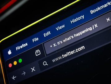 Xô, bots! X (antigo Twitter) terá opção que impede envio de links em respostas a posts