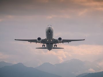 KLM e ZeroAvia planejam voo de teste com avião movido a hidrogênio em 2026