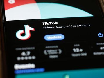 TikTok encerra programa de recompensas e evita banimento na Europa; entenda
