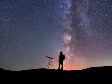 Saiba como observar a passagem do cometa do século pelo céu brasileiro