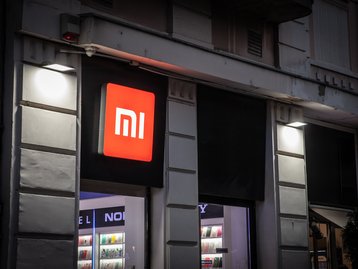 Xiaomi Smart Band 9 Pro vaza em imagens com tela maior e três cores