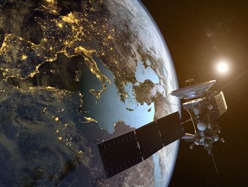 Satélite Intelsat 33e se rompe no espaço e põe mais lixo na órbita da Terra
