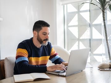 Home office: 75 vagas para trabalho remoto internacional [25/10]