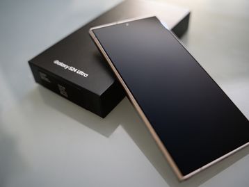 Galaxy S25 Ultra deve abandonar bordas pontudas, aponta vazamento