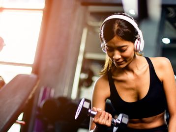 Musculação: variar os exercícios ou manter um treino fixo?