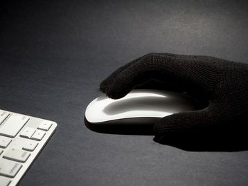 Como descobrir se alguma de suas contas de email foi hackeada?