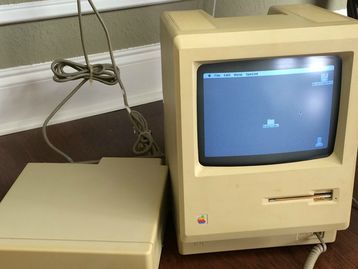 Apple Macintosh funciona normalmente após ficar 30 anos guardado em armazém