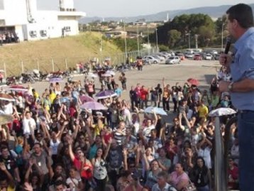 Trabalhadores da Foxconn entram em greve em Jundiaí