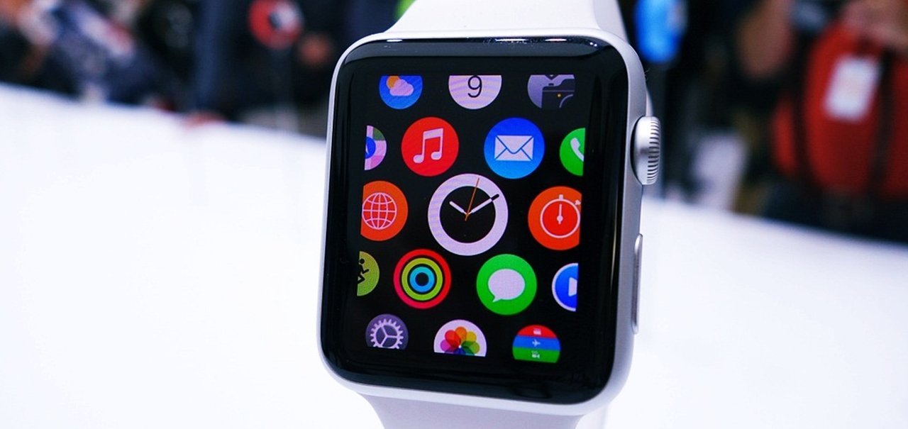 Por onde andam as telas de Safira? Aparentemente no corpo do Apple Watch