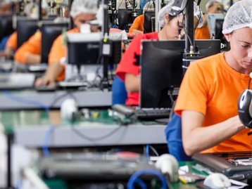 Positivo volta à liderança do mercado brasileiro de computadores