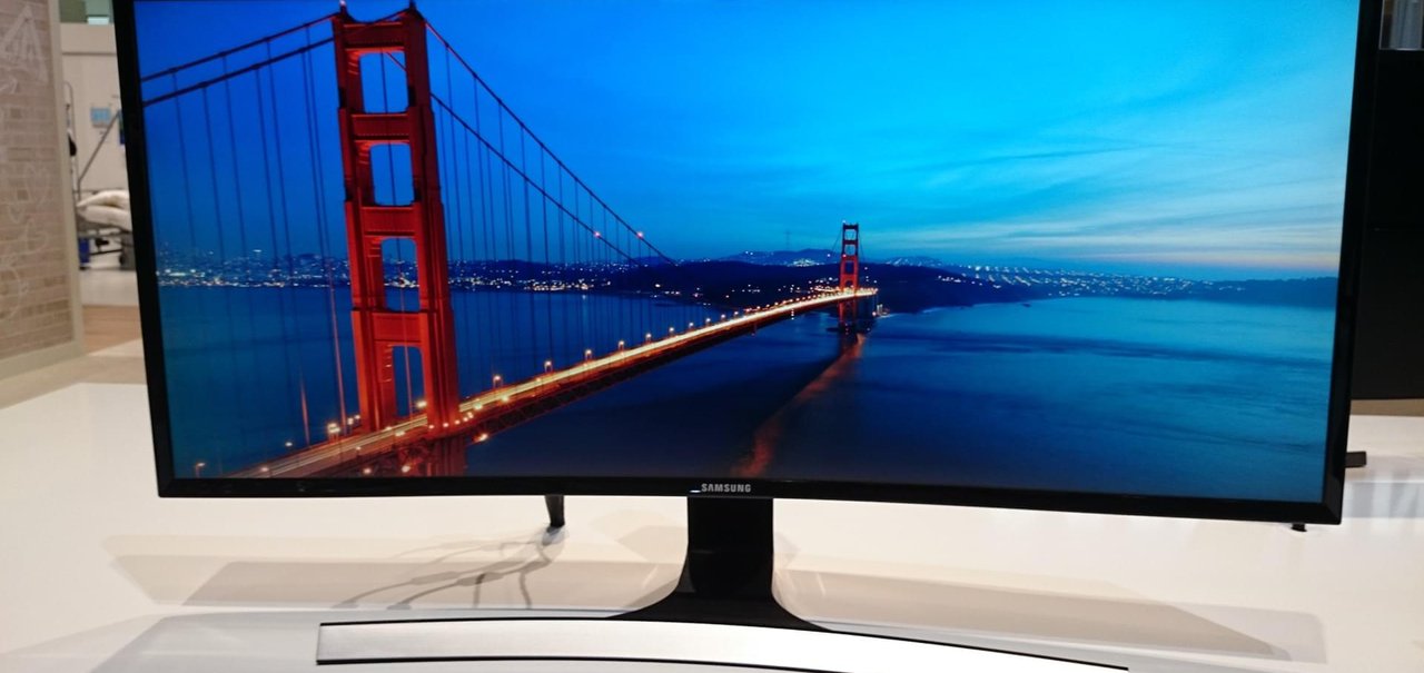 Samsung apresenta novos monitores curvos com resolução 4K