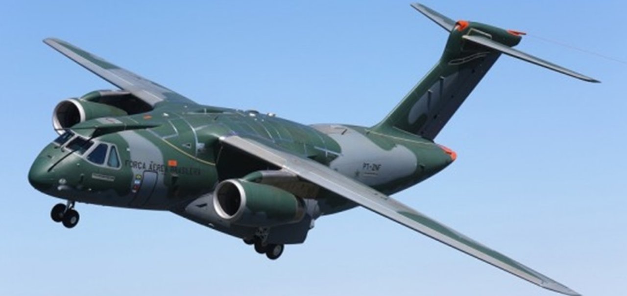 KC-390, maior avião já projetado no Brasil, voa pela primeiro vez [vídeo]