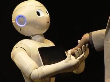 Vai chorar? Robô Pepper pode ser uma boa compra para ouvir os seus lamentos