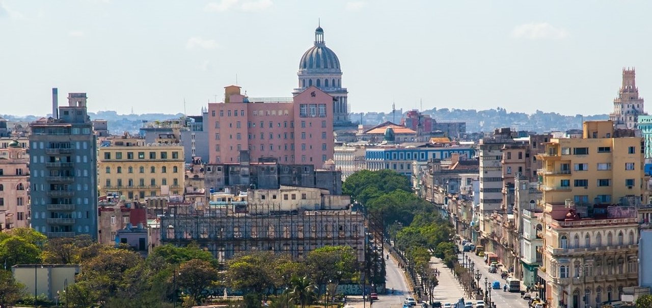 Com ajuda de artista, Cuba oferece WiFi de graça à população de Havana