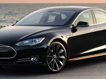 Tesla Model S ganha piloto automático e mais autonomia com nova atualização