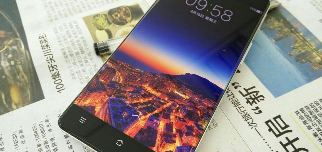 Oppo R7 tem tela com bordas laterais quase invisíveis