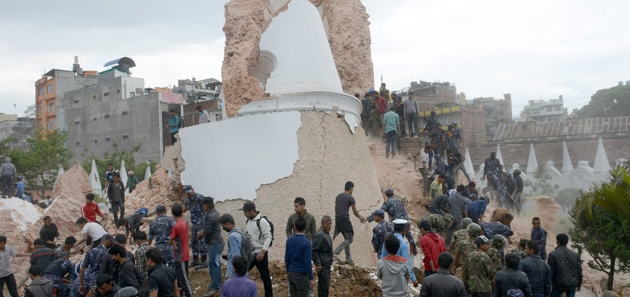 Veja antes e depois de áreas atingidas pelo terremoto no Nepal [galeria]