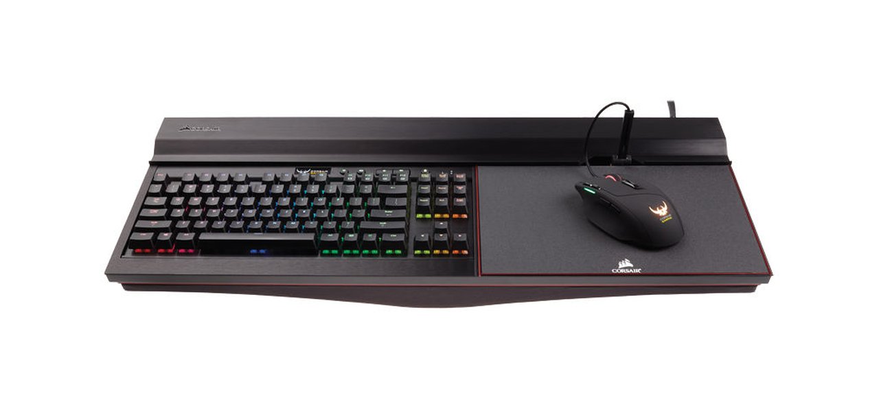 Lapdog: solução da Corsair leva teclado e mouse para a sala de estar