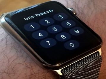 Atualização vai trazer recursos antirroubo do iPhone para o Apple Watch