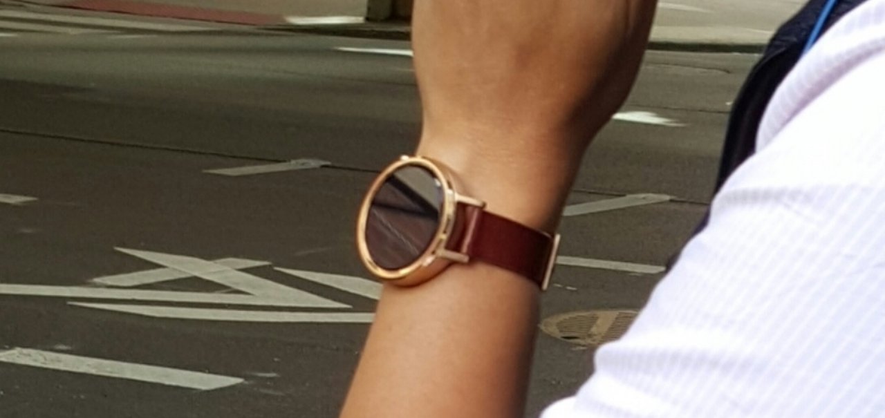 Novo smartwatch Moto 360 foi fotografado duas vezes em Chicago 