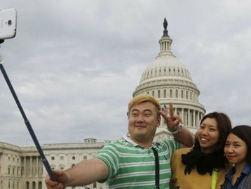 Tem mais gente morrendo por causa de selfies do que por ataques de tubarão