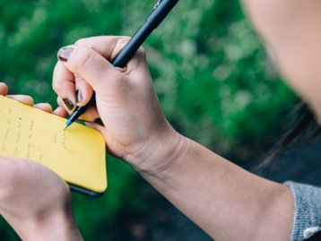 App de Notas? Essa capinha de iPhone dispensa utilitários de anotação