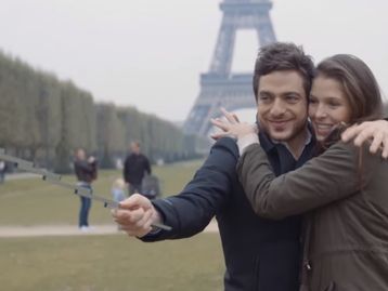 Stikbox, a case para smartphone que vira um pau de selfie [vídeo]